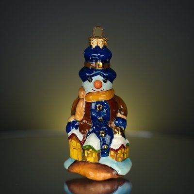 Ялинкова іграшка ручної роботи "Зоряний Сніговик у місті" 411 фото